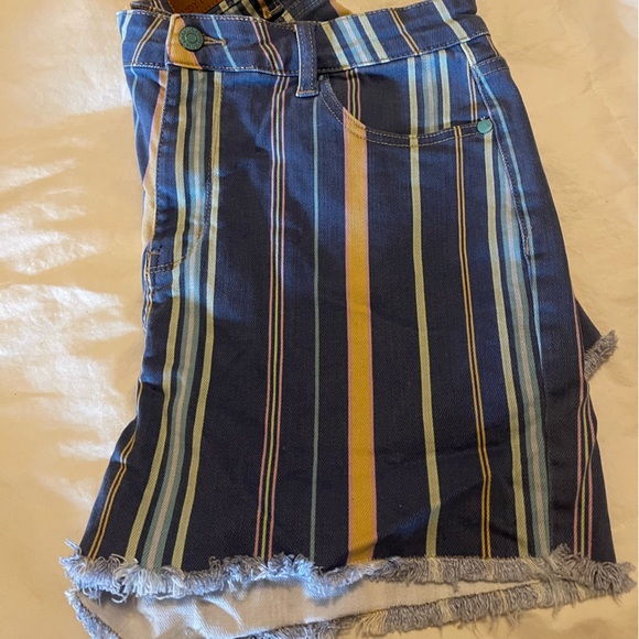 Judy Blue Stripes Frayed Denim Shorts - Picture 3 of 4